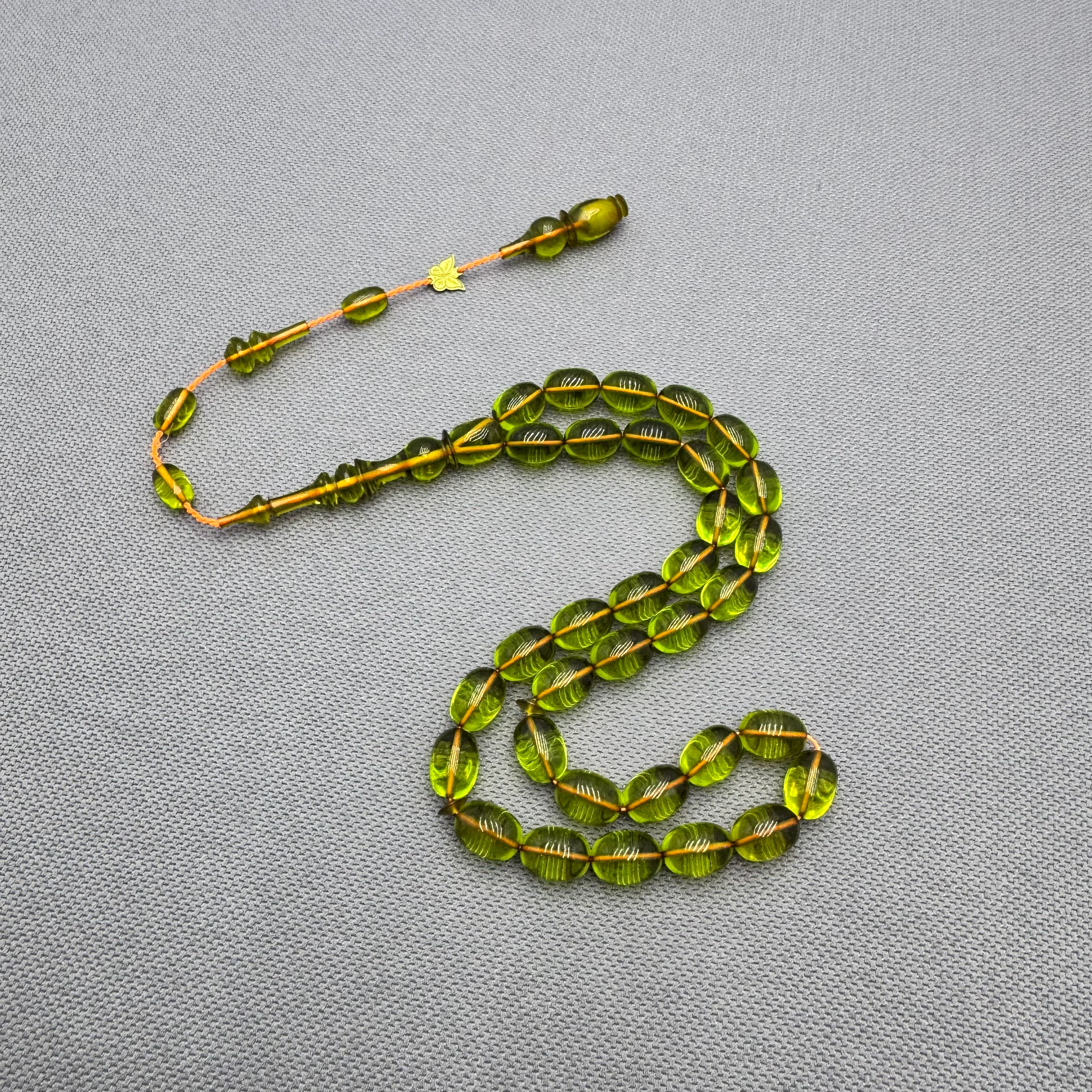 Emine REŞVANİ Usta İşçilikli Yeşil Badem Kesim Ateş Kehribar Tespih